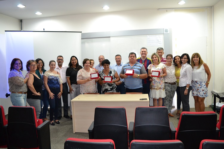 Encontro com servidores da ativa e aposentados foi realizado no auditório Djalma Maia